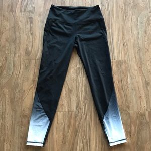 Victoria Sport Leggings, Size S